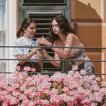 Léonie Cassel and her sister Deva Cassel were photographed together.